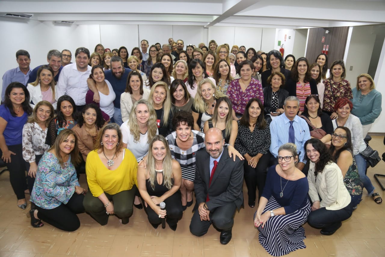 Turma reunida após treinamento com Fábio Assalim